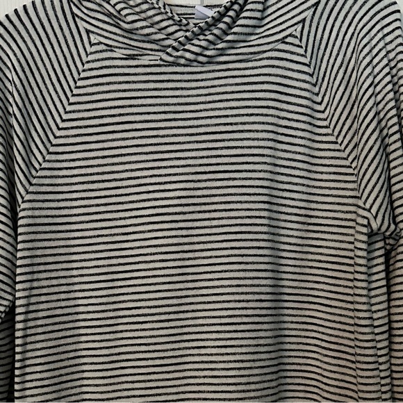 Gap Softspun Hoodie - Picture 3 of 5